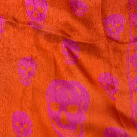 Authentic NEW Alexander McQueen Skull Motif Silk Scarf Bright Orange & Pink - Picture 4 of 9